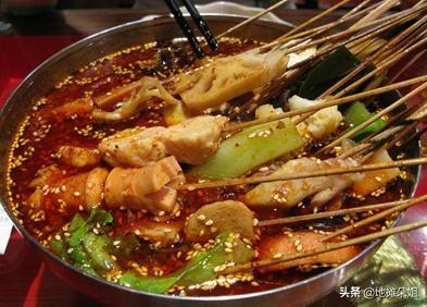 摆地摊卖什么赚钱？地摊10年经验告诉你，如何选摆摊项目