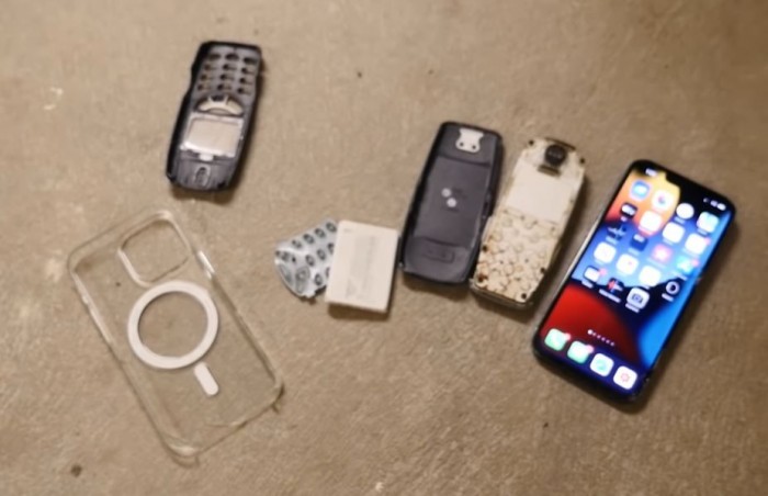 iPhone 13 Pro终极跌落测试：和Nokia 3310从20层楼梯摔下