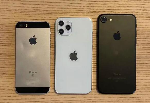 iPhone 12机模和iPhone SE以及iPhone 7尺寸对比