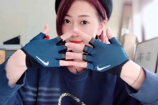 Nike SP20最新款健身手套测评：健身界的“无限手套”