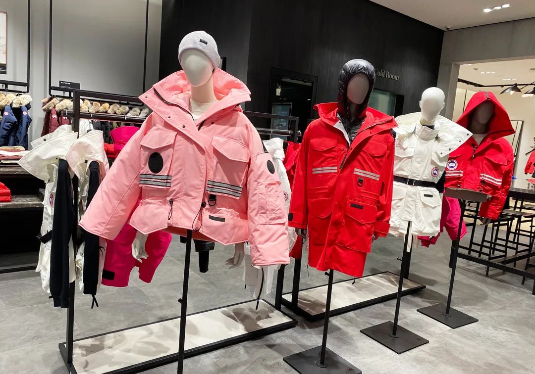 中国大陆地区专卖店售卖货品不得退货？股价大跌，加拿大鹅10天市值蒸发84亿