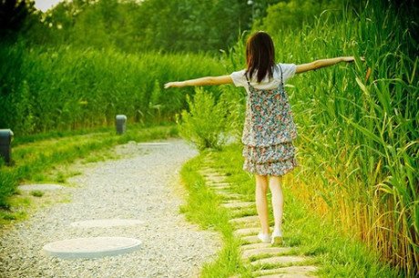 比较感性的句子 做自己的太阳，无需谁的光(精选30句)