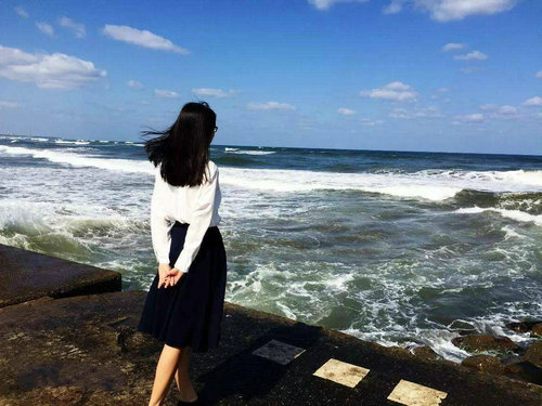 说着对爱情死心，其实是还没死透文案怎么发朋(精选26句)