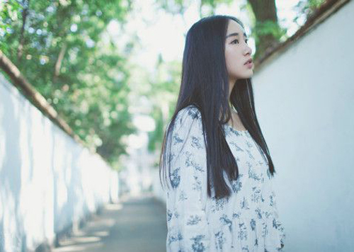 qq短句签名 现实就是给你一巴掌再给你一块糖(精选26句)