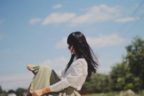伤感的唯美句段 悲伤不会说话眼泪蒸发.(精选49句)