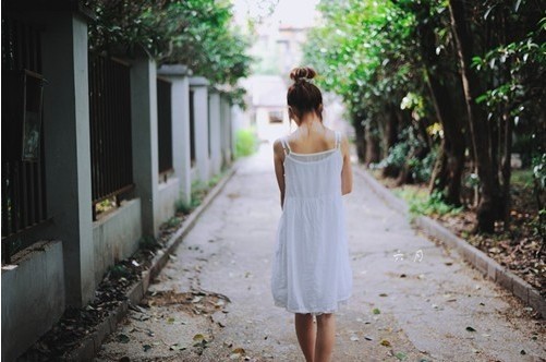 唯美的句子 人生如戏，学会品味，学会包容与泰(精选17句)