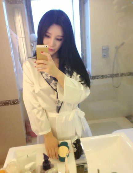 伤心流泪的句子 佯装着幸福满面，只是内心依旧(精选25句)
