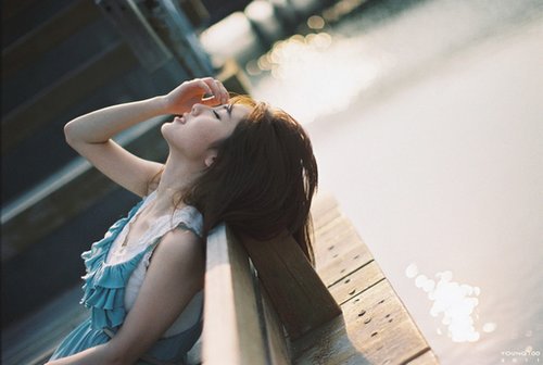 心情不好的句子 不要让我在这里无止境卑微地等(精选18句)
