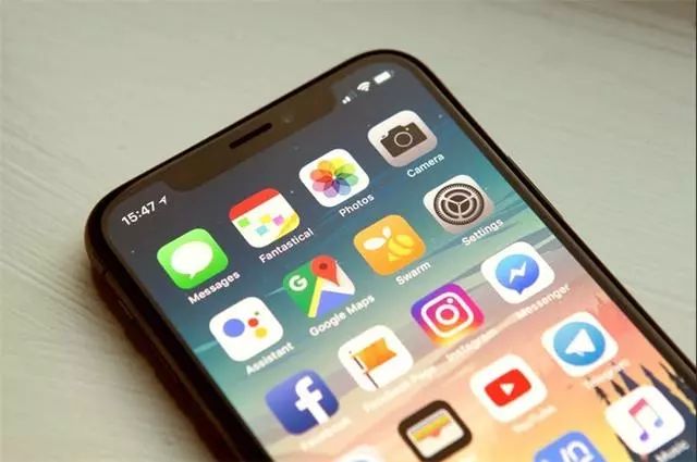 iPhone X 坠海8小时后找到：画面感动哭