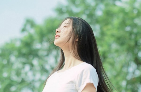 有内涵的感悟哲理句子 不太热烈的爱情才会维持(精选23句)