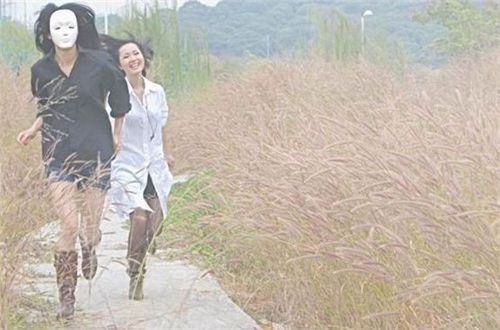 自拍臭美的句子幽默 发美颜照片的幽默说说(精选49句)