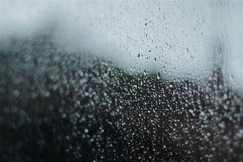 高情商下雨天发朋友圈(精选40句)