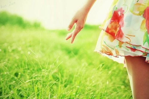 qq情侣伤感说说 一场无情的雨，把你和我的过去(精选22句)