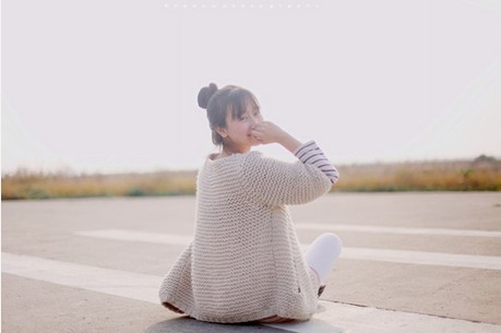 关于现实的说说 或许，有一天，牵着别人的手，(精选30句)