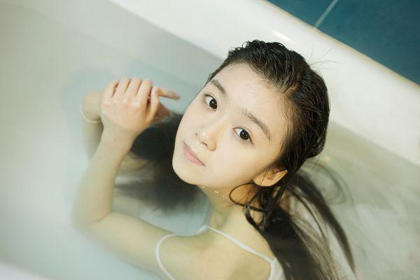 感情变淡的句子 可不可以别放情歌，那声音听着(精选20句)
