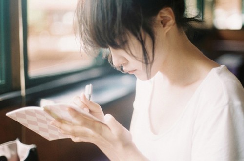 很受伤感的短语 悲伤逆流成河、我为谁而不顾一(精选12句)