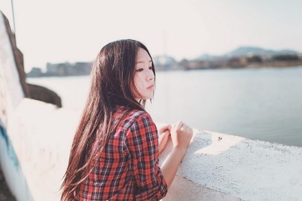 qq空间情感语录 曾经有个人说爱你一生(精选15句)