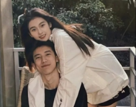 适合学生时代的浪漫表白句子 学生时代的恋爱句(精选24句)