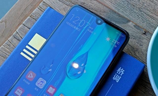 华为偷偷上架新款大屏手机，5000mAh+128GB+6GB，现已跌至1249元