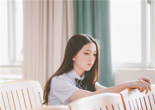 关于爱情的唯美句子带图(精选26句)