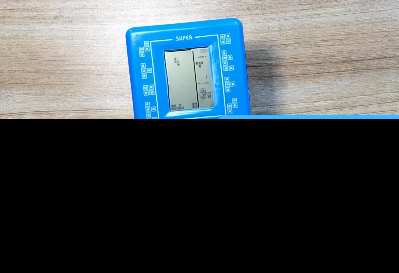让孩子放下手中的手机！华为生态智能华容道，好玩不伤眼更益智