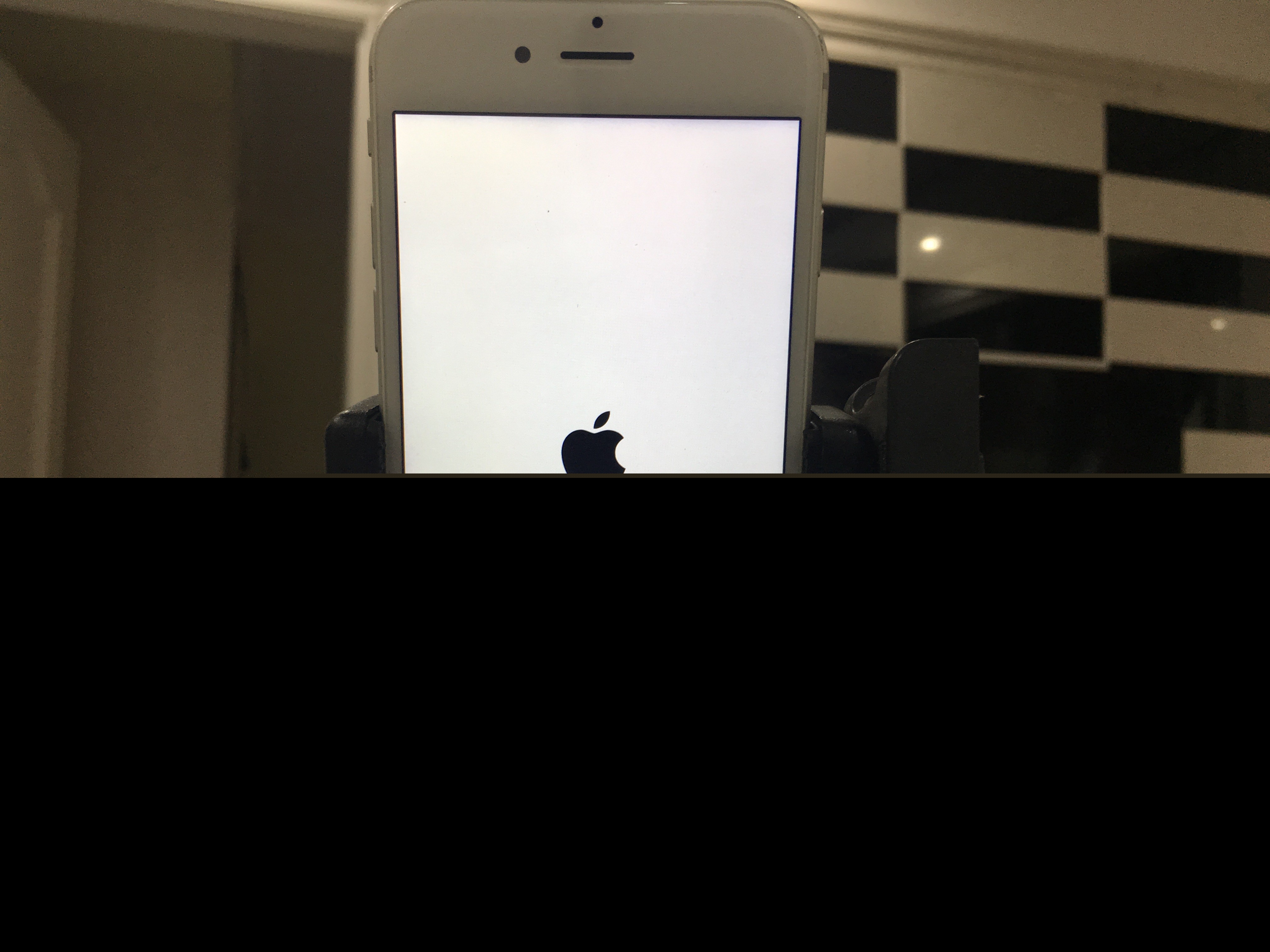 苹果品牌手机应该如何刷机呢？刷机还需要去手机维修店吗？