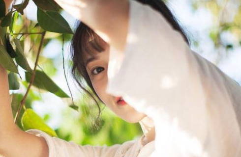 2022女生微信网名经典伤感非主流 凉了时光伤了心