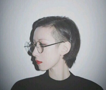 2022最新女人微信好听的网名 泪满春衫袖