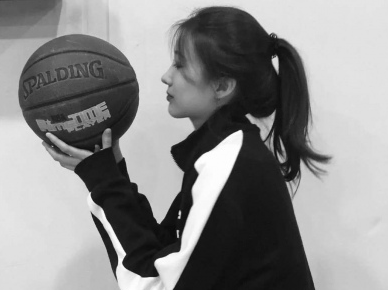 2022最潮网名女生霸气 谈钱伤感情