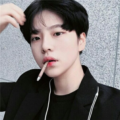 霸气超拽好听的男生QQ网名(精选18句)