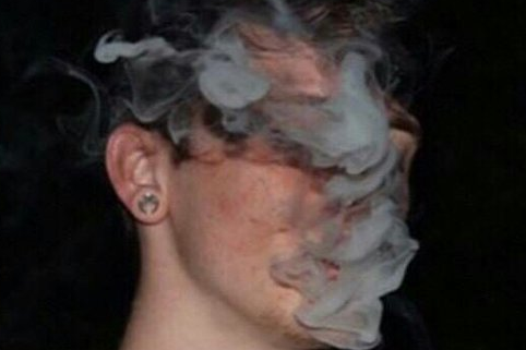 男生孤独悲伤的霸气网名长一点的 男生伤感又霸(精选28句)