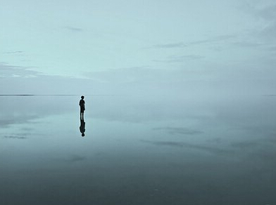 qq说说大全伤感女生专属 委屈就像卡在喉咙里的(精选32句)