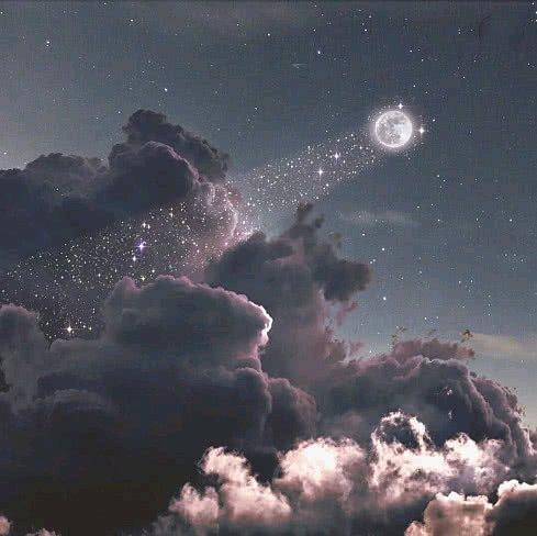 晚上看月亮的经典句子 夜深人静看月亮的说说(精选26句)
