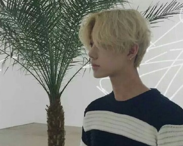 精选男生网名符号特殊好看伤感 你给的痛已经满(精选64句)