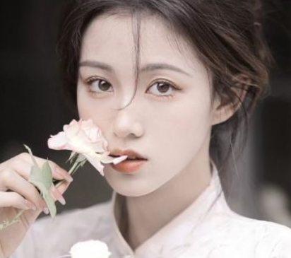 女生网名三个字高冷伤感 三字伤感的女生昵称(精选47句)