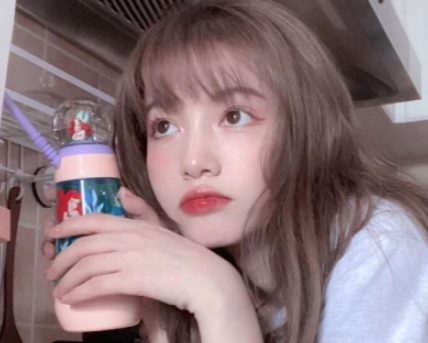 2022最潮流唯美的抖音女生网名 深情是场慢性自杀
