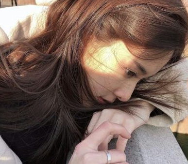 伤感女生网名痛到窒息2022最新 太在意别人终究累