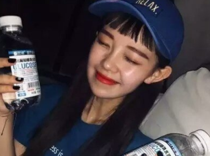 2022最新网名女生2字简单好听 笑靥