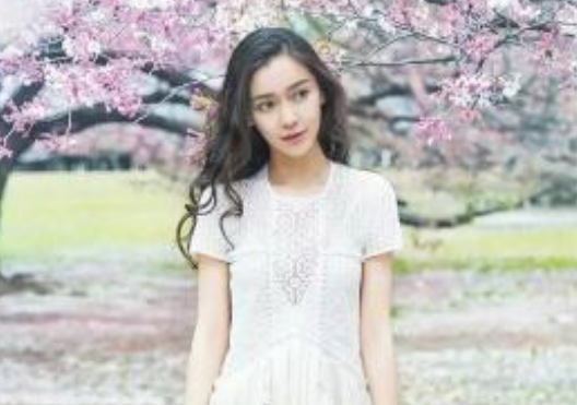 女生成熟感性网名最新2022 喜欢装点糊涂