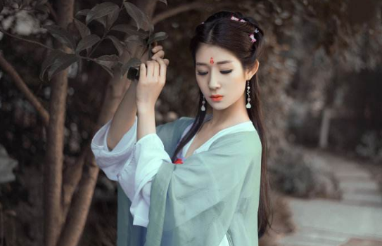 古风有韵味女生网名大全2022 倒转流年只为红颜一