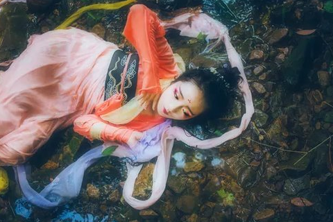 唯美充满诗意的女生网名古风大全 淡淡忧伤的女(精选39句)