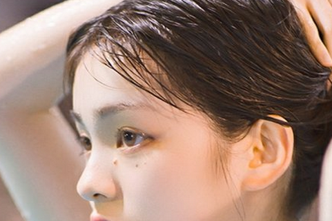 最令人想哭的女生网名伤感大全2022 情到深处人孤