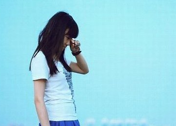 扣扣网名女生独特简单个性网发布 捂着心脏逞强(精选65句)