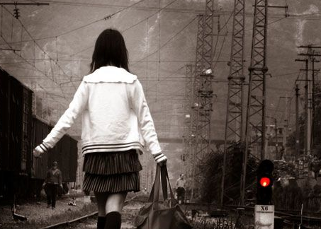 非主流伤感女生网名大全 记忆幻化成了雨(精选54句)
