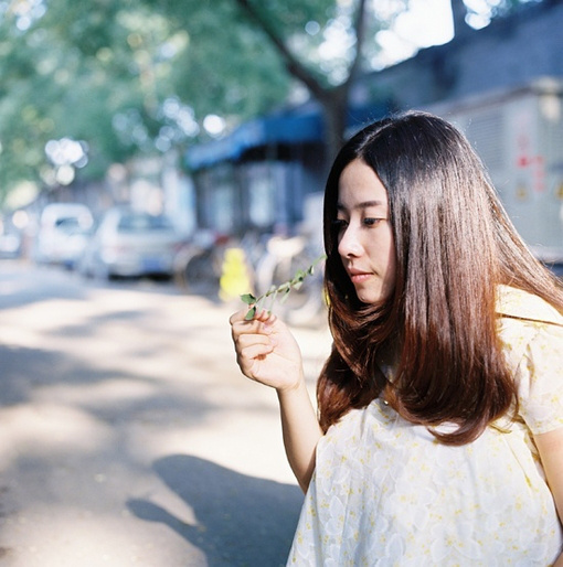 90后女生非主流网名 你陪着我的时候想着她