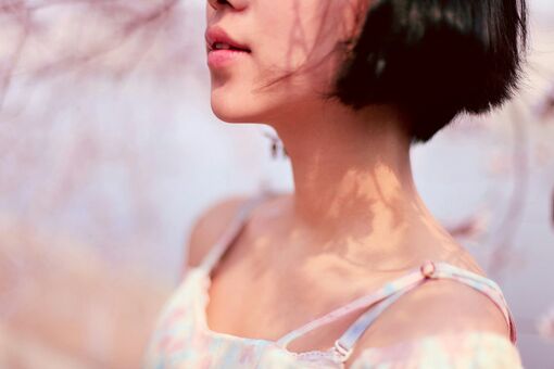 繁体字网名女生伤感 抱不住太陽的深海(精选51句)