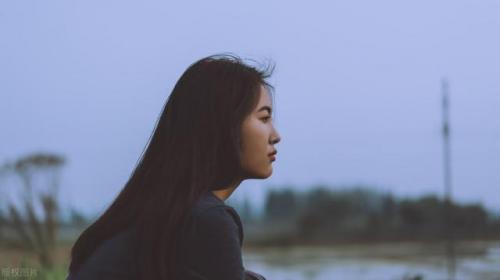 网易云丧评论文案 网易云伤感很丧热评(精选7句)