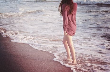 古典意境的qq女生伤感网名 指尖花凉忆成殇(精选55句)