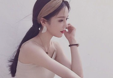 气质女生网名简单可爱 你的笑真的很美(精选27句)
