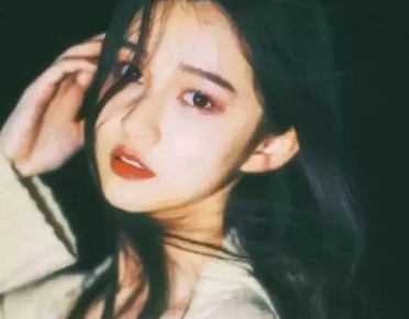 孤寂伤感唯美古风网名女生 一寸相思一寸泪(精选37句)
